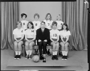 Girls' indoor basketball team