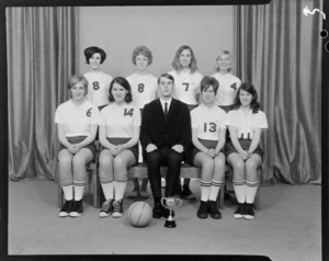 Girls' indoor basketball team