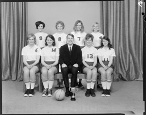 Girls' indoor basketball team