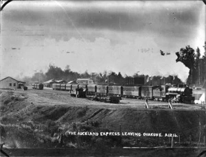 The Auckland Express, hauled by a steam locomotive, leaving Ohakune in 1911