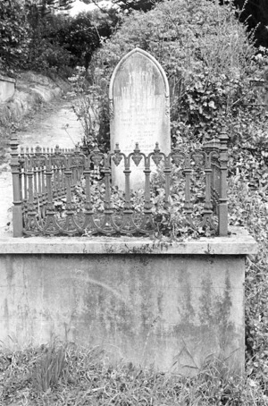 The grave of Louisa Moffitt and J F E Wright, plot 2210, Bolton Street Cemetery