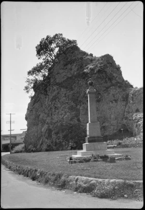 Pohaturoa Rock at Whakatane, showing the memorial to Te Hurinui Apanui.