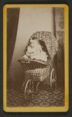 De Loree, P P (Oxford and Pahiatua) fl 1861-1878 :Portrait of unidentified young child