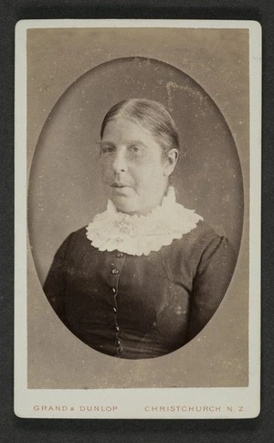 Grand & Dunlop (Christchurch) fl 1878 :Portrait of unidentified woman