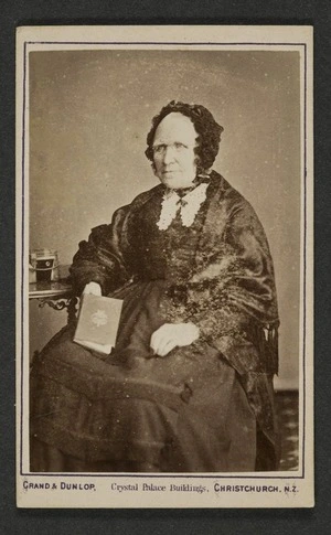 Grand & Dunlop (Christchurch) fl 1878 :Portrait of unidentified woman