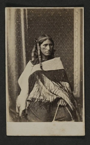 Photographer unknown :Portrait of unidentified Maori woman