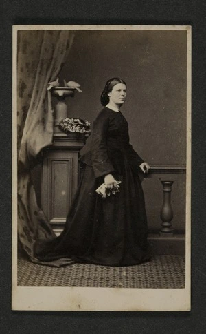 Photographer unknown: Portrait of unidentified woman