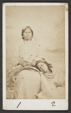 Photographer unknown :Portrait of Roka Niho and Ani Aperahama