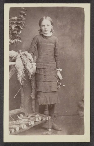 Photographer unknown :Portrait of unidentified young girl
