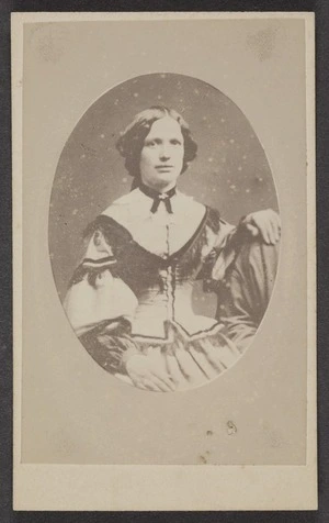 Photographer unknown :Portrait of unidentified woman