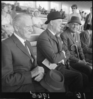 Sir Arthur Porritt at the Tauherenikau races with the president and steward of the Wairarapa Racing Club
