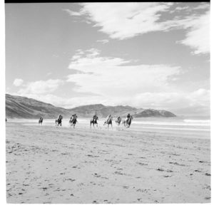 Castlepoint, and the annual horse races along the beach, 1971.