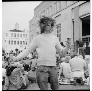 'Summer City' dancing on the Wellington Public Library lawn