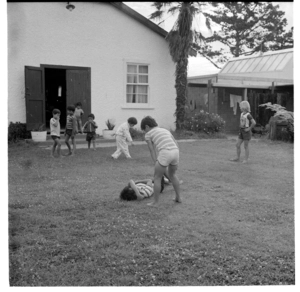 Children at Pūtiki Marae, Whanganui