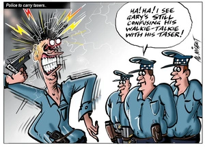 Policeman confuses Taser with walkie-talkie
