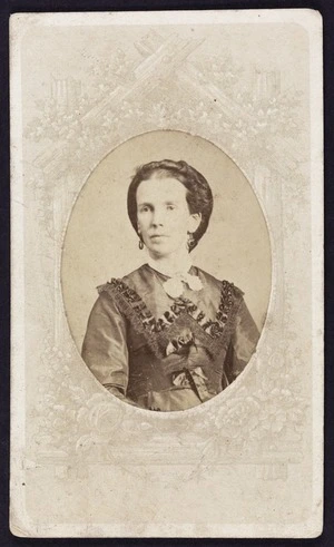 Photographer unknown :Portrait of unidentified woman