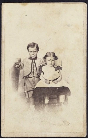 Photographer unknown :Portrait of John and Lily Hickson