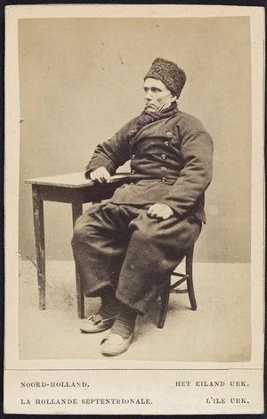 Photographer unknown :Portrait of an unidentified man in dutch regional dress