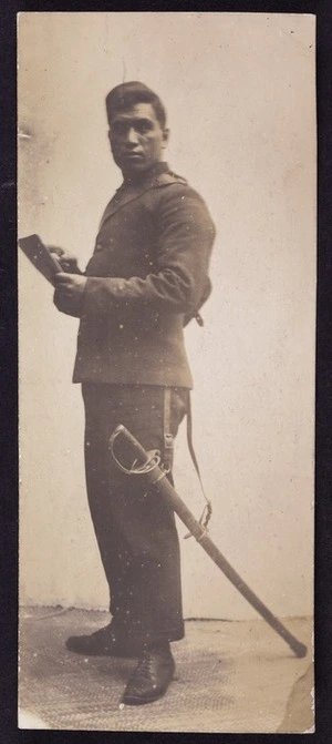 Photographer unknown :Portrait of unidentified man in soldier's uniform