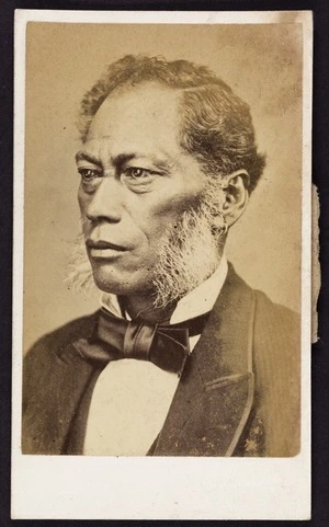 Photographer unknown :Head and shoulders portrait of an unidentified man
