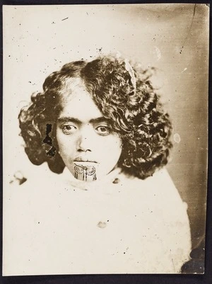 Photographer unknown :Head and shoulders portrait of an unidentified young woman