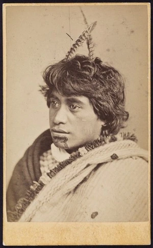 Photographer unknown :Portrait of unidentified woman