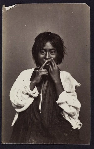 Photographer unknown :Portrait of unidentified Maori girl