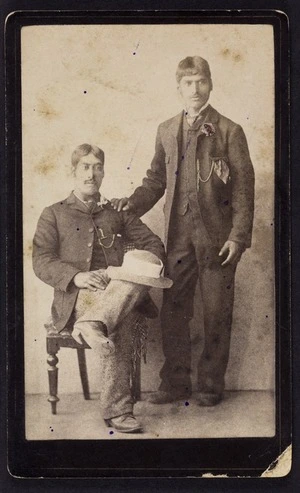 Photographer unknown :Portrait of two unidentified men