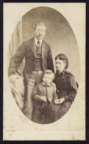 The Imperial French Photographic Company (London) :Portrait of unidentified man, woman and child