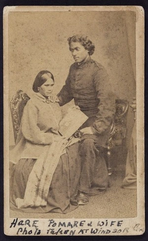Bambridge (England; Private Photographer to the Queen) :Portrait of Hare Pomare and his wife at Windsor Castle