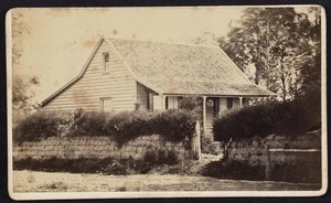Photographer unknown :Portrait of the second house at the Stumps