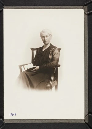 Portrait of Annie Vida Kate Pearce