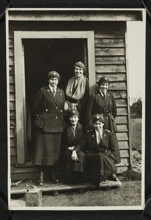 Agnes Isobel Pearce (later Stout) (on left?) with four unidentified women, possibly Brockenhurst, during World War One