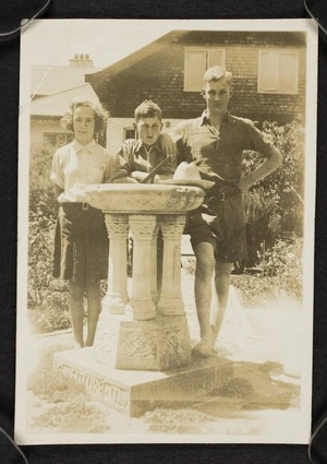Vida Mary Stout, John David Stout, and Arthur Duncan Stout at Tahora