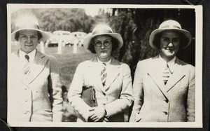 Vida Mary Stout and two other schoolgirls in uniform
