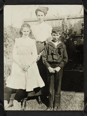 Pearce children in garden