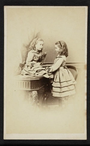Portrait of children Annie Vida Kate and Isabella Warren