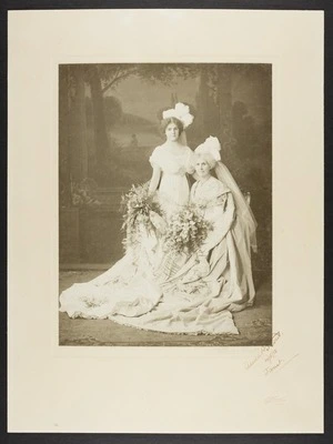 Portrait of Lady Anna Paterson Stout and her daughter Janet Osla Stout