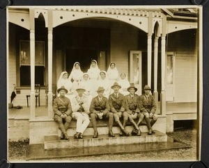 Thomas Duncan McGregor Stout with members of the armed forces and nurses at Apia Hospital during World War One
