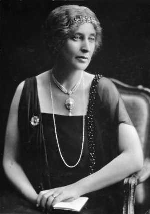 Andrew, Stanley Polkinghorne 1879?-1964 : Lady Alice Githa Fergusson
