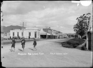Normanby Road, Paeroa, ca 1918 - Photograph taken by Fred. E Flatt