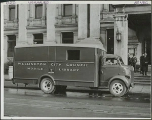 Wellington City Council mobile library bus, Wakefield Street