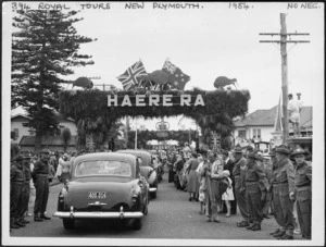 Photo News Ltd : Photograph of the royal entourage leaving New Plymouth during the visit of Queen Elizabeth II