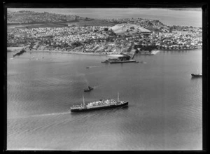 Huddart Parker ship Wanganella departure from Auckland