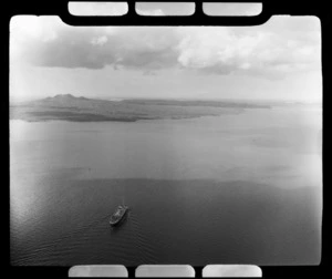 Huddart Parker ship Wanganella departing Auckland