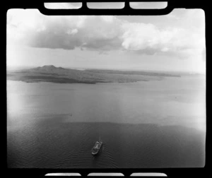 Huddart Parker ship Wanganella departing Auckland