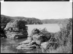 Te Kareka Bay, Te Akau, in the vicinity of Raglan, 1910 - Photograph taken by Gilmour Brothers