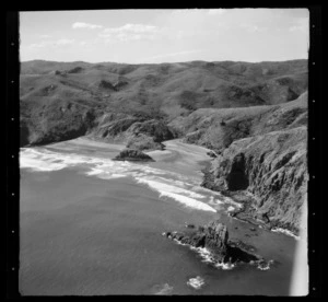 Anawhata and Keyhole Rock in the foreground, Waitakere, Auckland