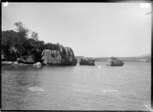 Marotaka Point, Raglan Harbour, 1910 - Photograph taken by Gilmour Brothers