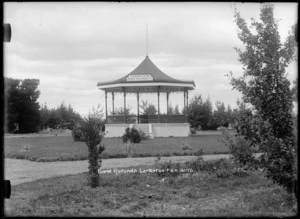Band rotunda, Carrington Park, Carterton